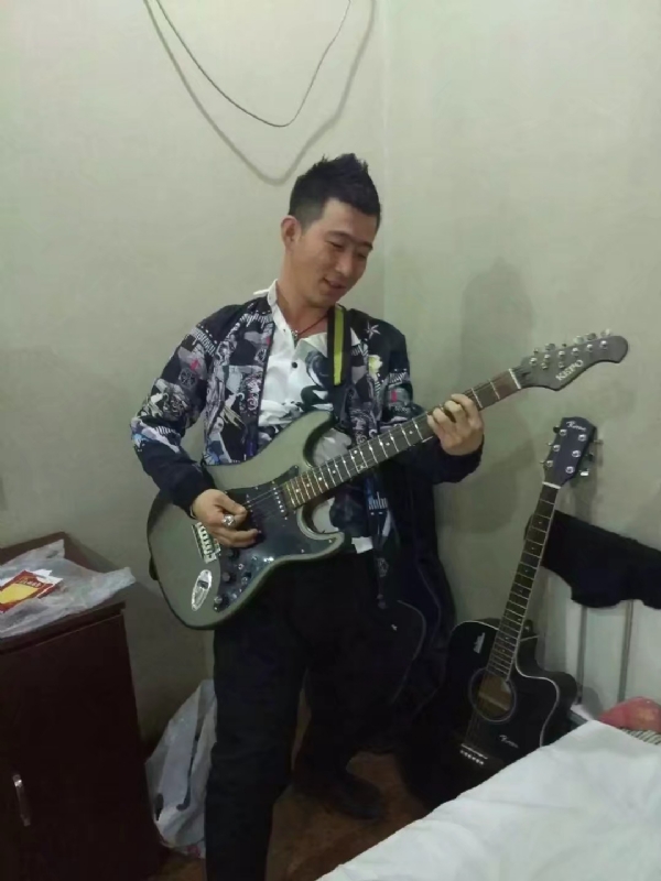 小吉他的第一张照片--古田交友网