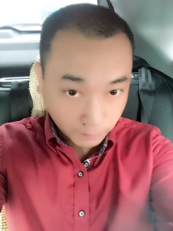 在一个路口等的第一张照片--古田交友网